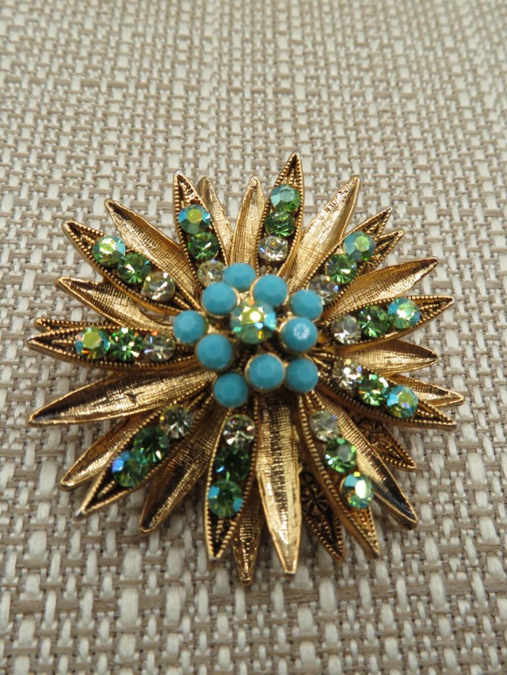 Vintage Starburst Faux Turquoise & Green Rhinestone AB Gold Tone Brooch - Picture 7 of 8
